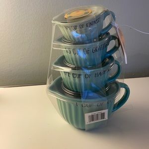 Set of measuring cups